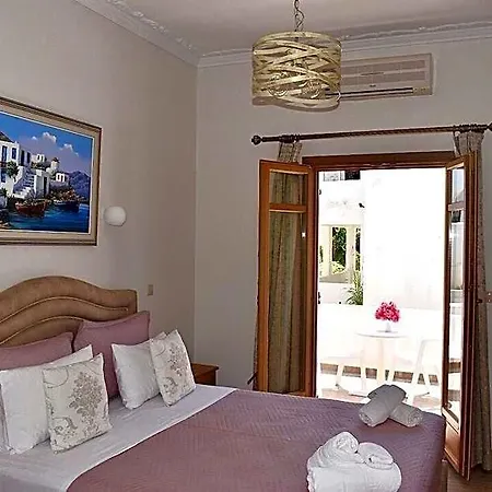 Hotel Minoa 2*