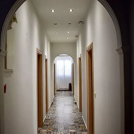 Minoa Hotel 2*